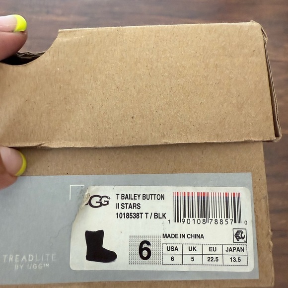 UGG Bailey Button II Stars Classic Boots-Black Size 6 - Picture 8 of 11